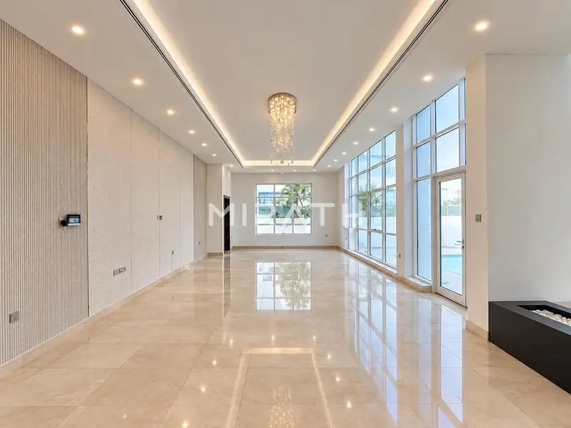 Modern 5BR Villa | Pool | Prime Location