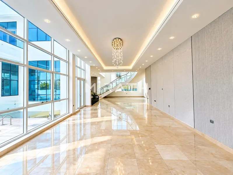 Modern 5BR Villa | Pool | Prime Location