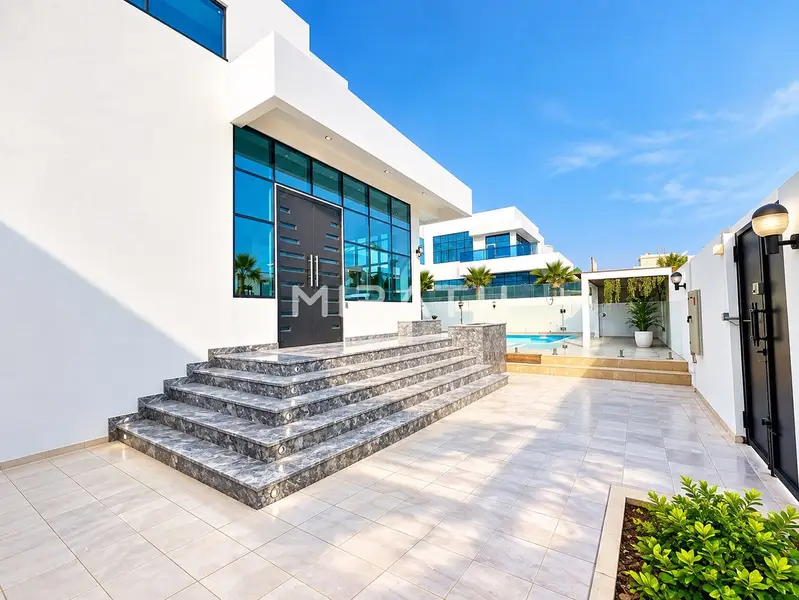 Modern 5BR Villa | Pool | Prime Location
