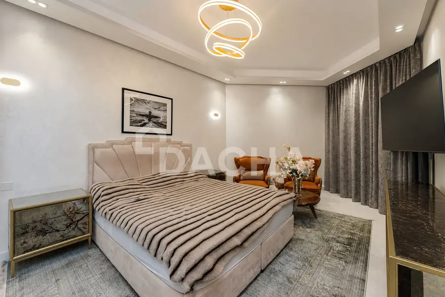 Fully Renovated and Furnished | A Type | Mid Floor