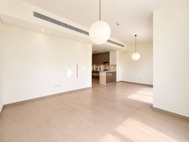4 Bright Modern Apartment Interior. png