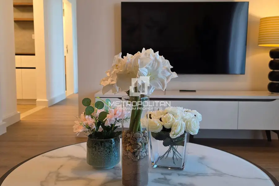 Upgraded & Furnished | Marina View | Near Metro