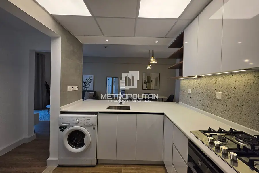 Upgraded & Furnished | Marina View | Near Metro