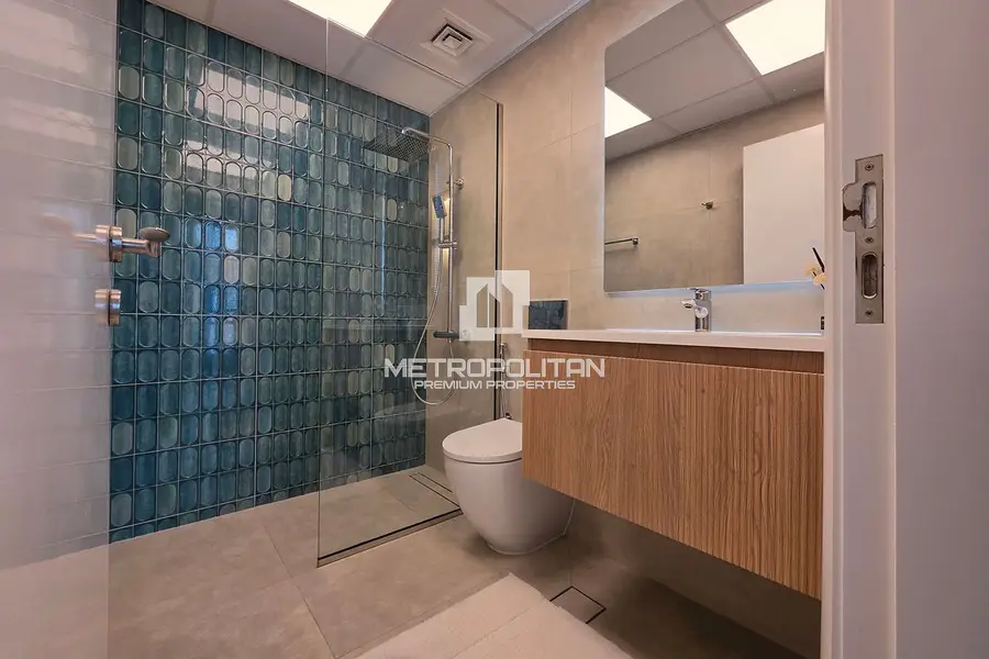 Upgraded & Furnished | Marina View | Near Metro