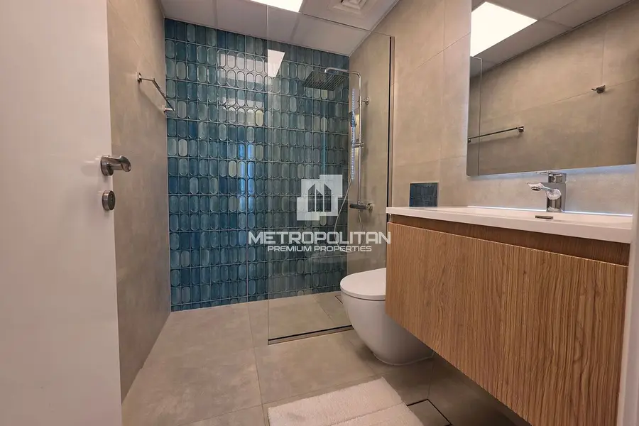 Upgraded & Furnished | Marina View | Near Metro