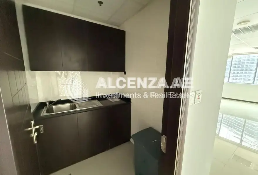 High End| Semi Fitted | Prime Location