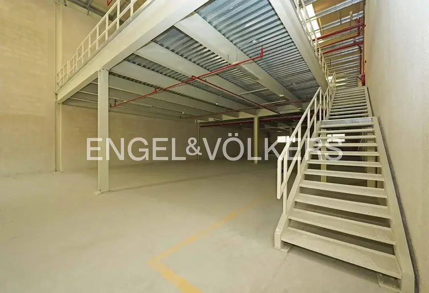 Clean Compound | 19 kW | Logistics and Storage