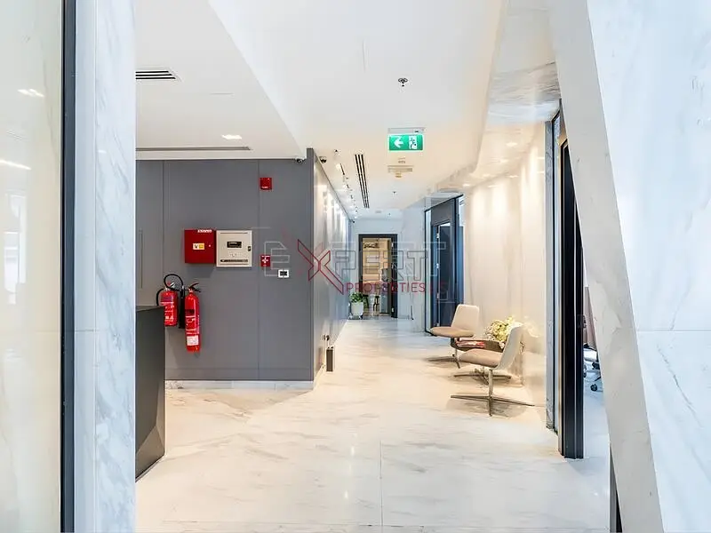 Fitted & Furnished | Ground Floor | 4 Parking | Vacant