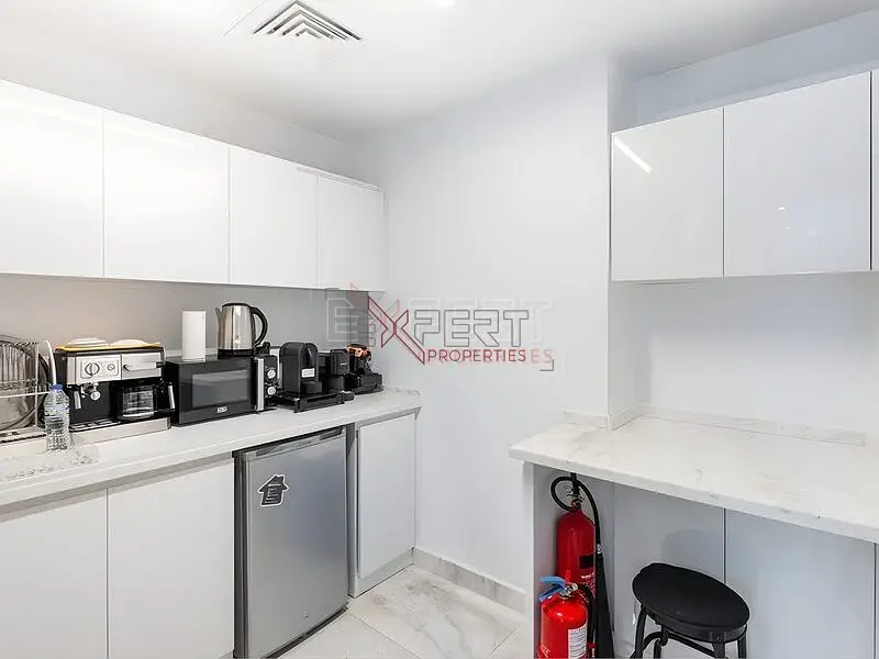 Fitted & Furnished | Ground Floor | 4 Parking | Vacant
