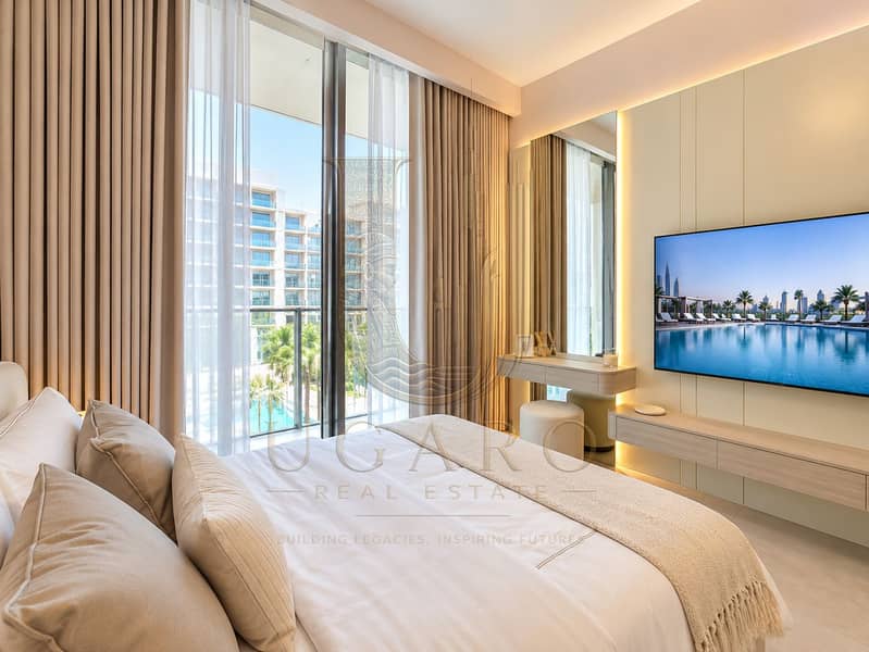 9 Airy Modern Bedroom with Balcony View. png