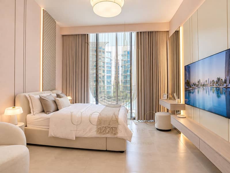 10 Warm Modern Luxury Bedroom. png