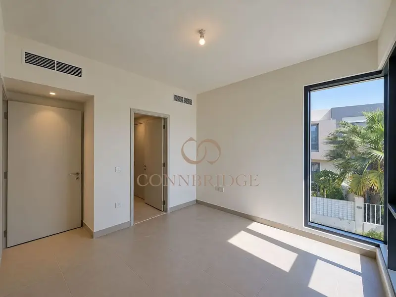 Corner Unit 5BR Villa | Park Facing | Newly Renovated