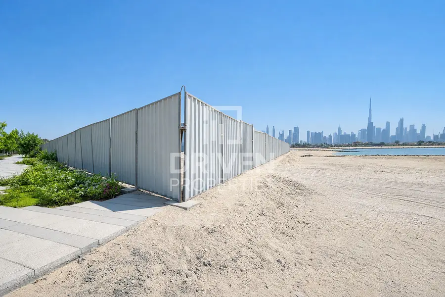 Large Plot | Prime Location | Jumeirah First
