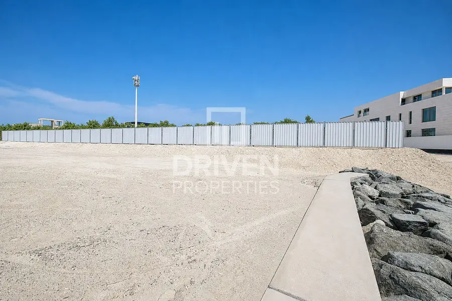 Large Plot | Prime Location | Jumeirah First