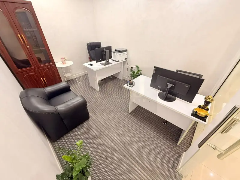 Budget friendly offices for rent| Office for Freezone Company