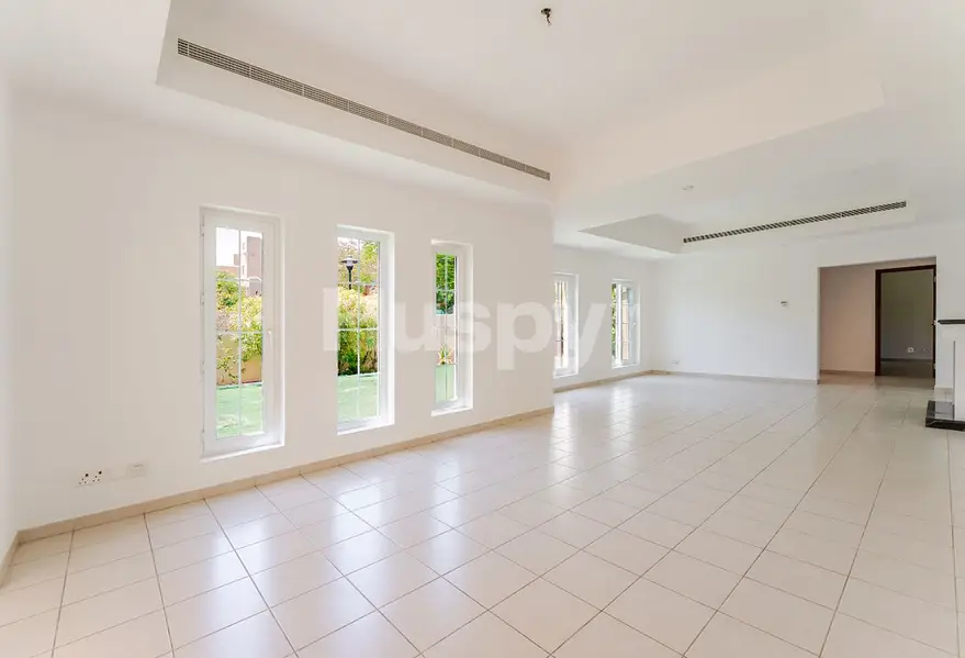 Vacant Now | Exclusive | Corner Plot