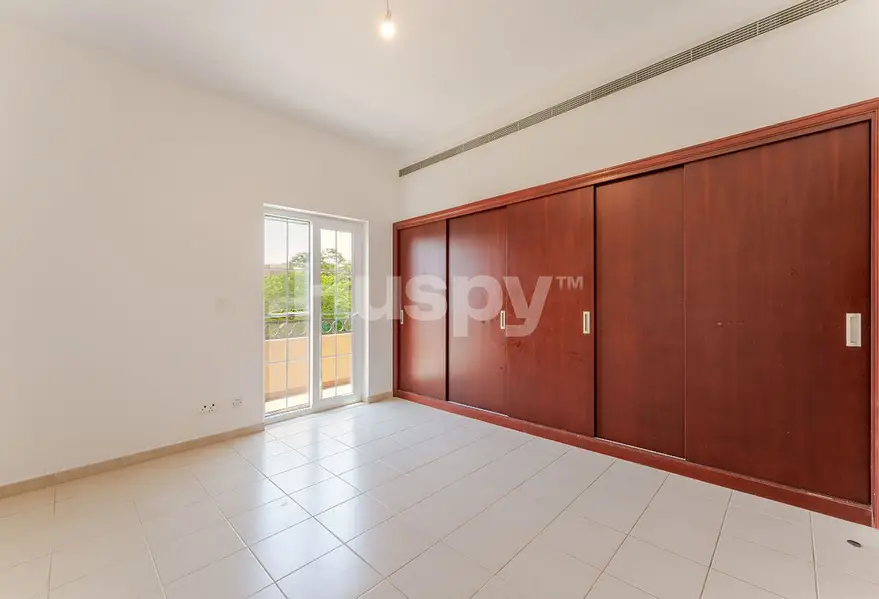 Vacant Now | Exclusive | Corner Plot