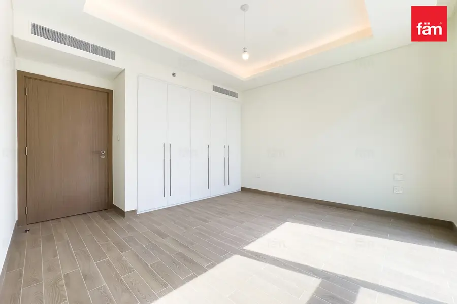 Castleton | Boulevard View | ready