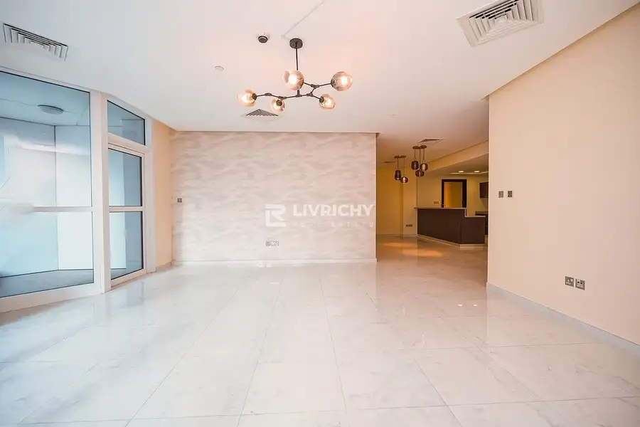 MARINA LIVING | WELL MAINTAINED | HUGE LAYOUT