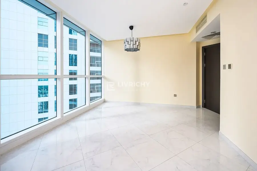 MARINA LIVING | WELL MAINTAINED | HUGE LAYOUT
