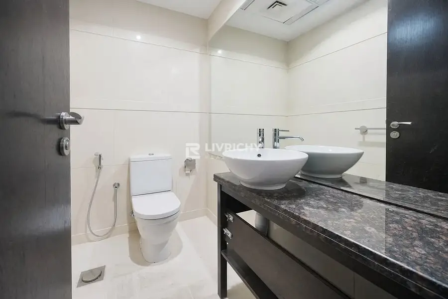 MARINA LIVING | WELL MAINTAINED | HUGE LAYOUT