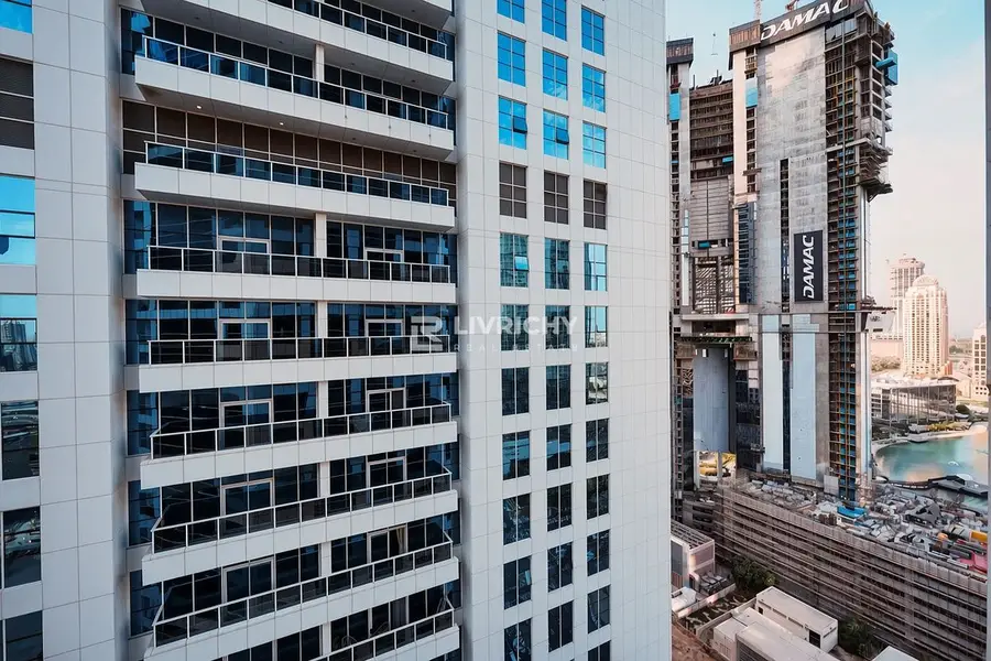 MARINA LIVING | WELL MAINTAINED | HUGE LAYOUT