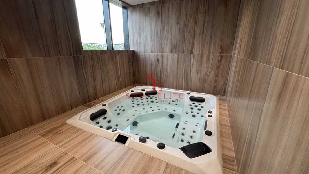 16 Jacuzzi1. jpg