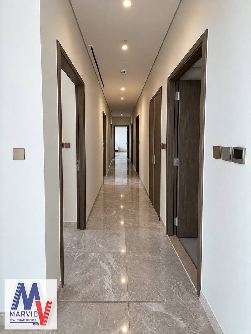 5 Corridor. jpg