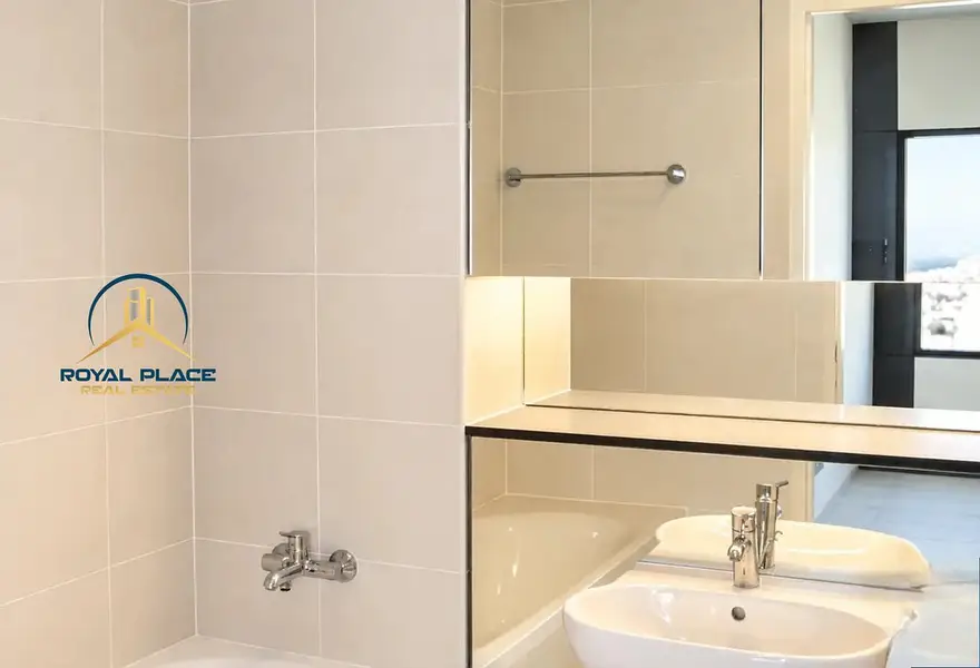 READY TO MOVE | HIGH FLOOR | UNFURNISHED