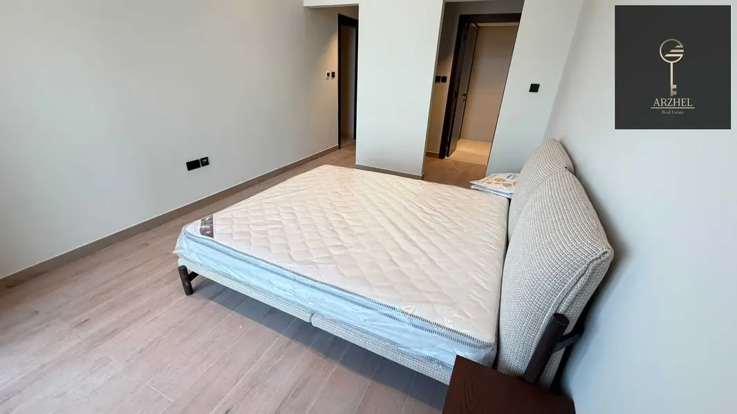 BRAND NEW | FULLY FURNISHED | BRIGHT & SPACIOUS
