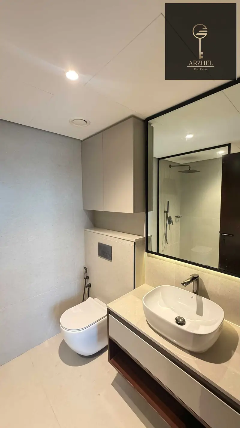 BRAND NEW | FULLY FURNISHED | BRIGHT & SPACIOUS
