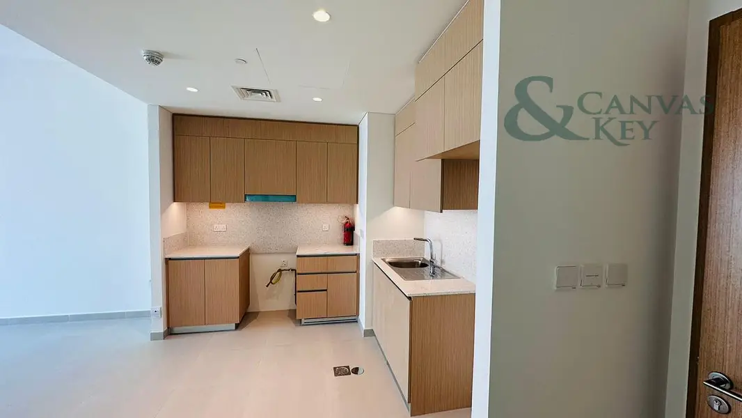 HIGH FLOOR | SPACIOUS | CREEK VIEW | VACANT