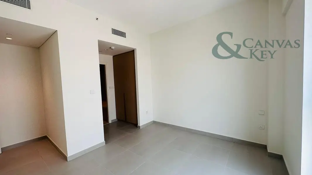 HIGH FLOOR | SPACIOUS | CREEK VIEW | VACANT