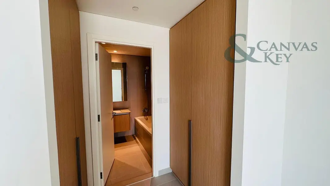 HIGH FLOOR | SPACIOUS | CREEK VIEW | VACANT