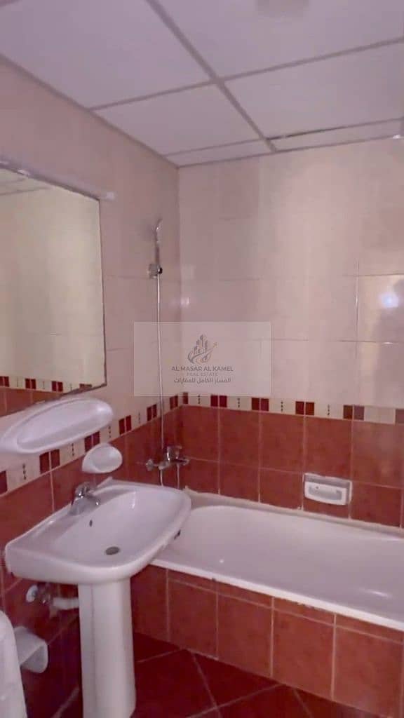 9 07_Bathroom. jpg