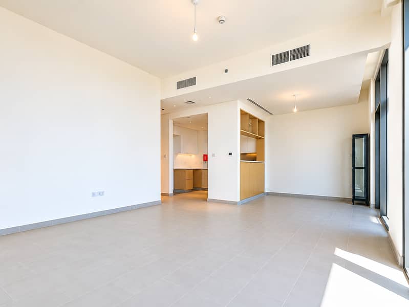 11 Bright Minimal Open-Plan Apartment. png
