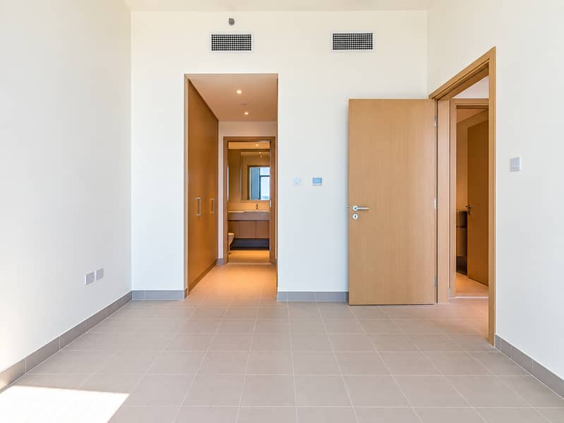 13 Modern Minimalist Interior Hallway. png