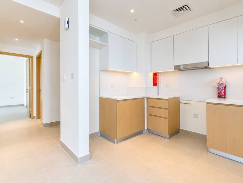 16 Modern Neutral Kitchen Interior. png