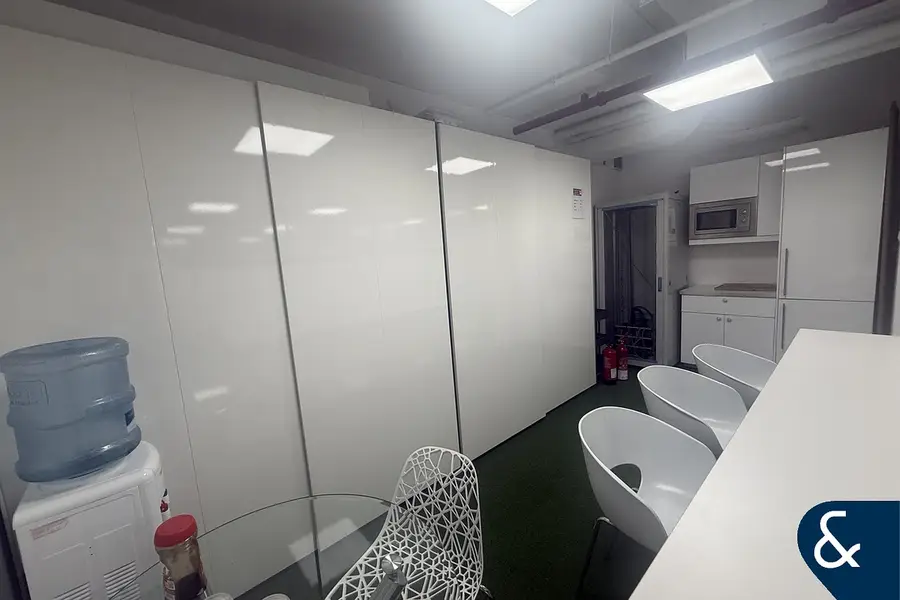 Furnished | Partitioned | High Floor