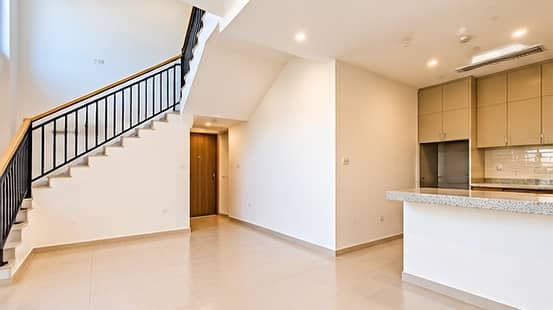 5 Listing_01_Living_Room. jpg