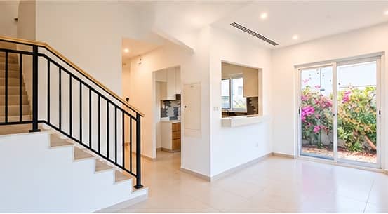 2 Listing_06_Living_Garden_View. jpg