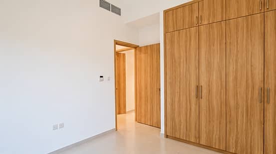 8 Listing_03_Bedroom_Wardrobe. jpg