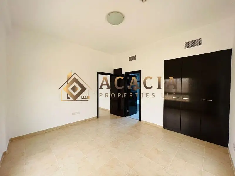 Spacious 1 BR| Closed Kitchen | Vacant on transfer