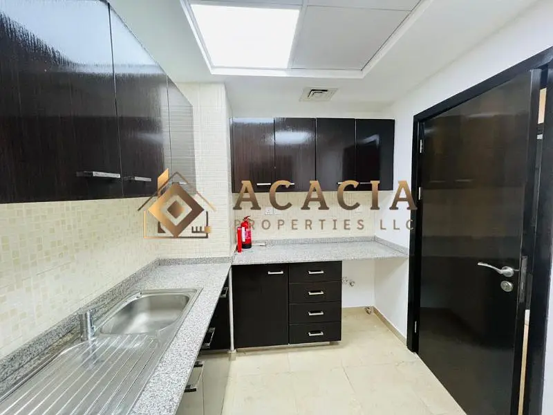 Spacious 1 BR| Closed Kitchen | Vacant on transfer