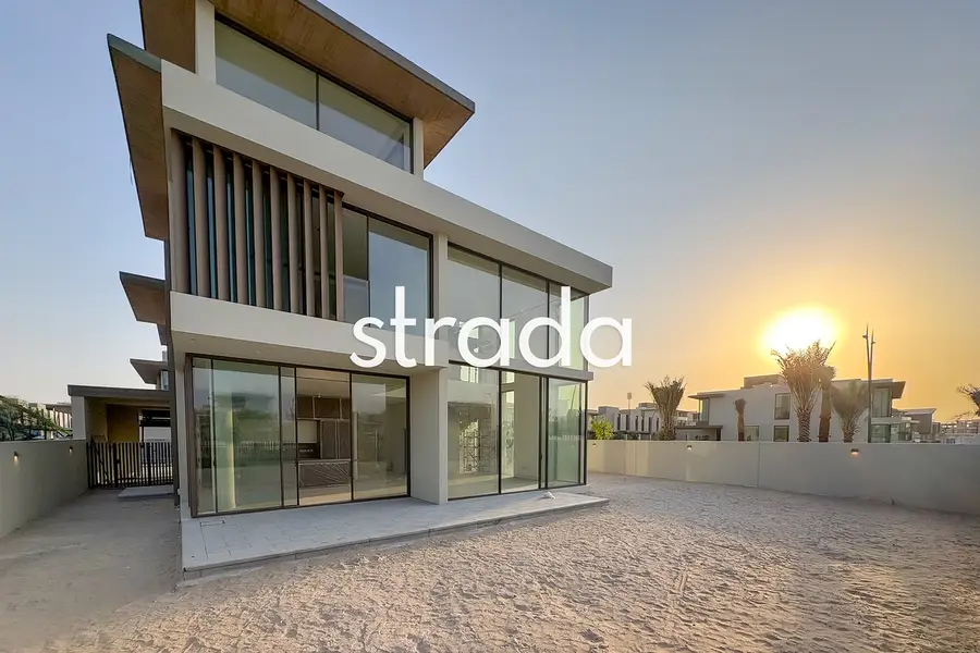 Huge Plot| Downtown Views| Near Mall| Visit Today