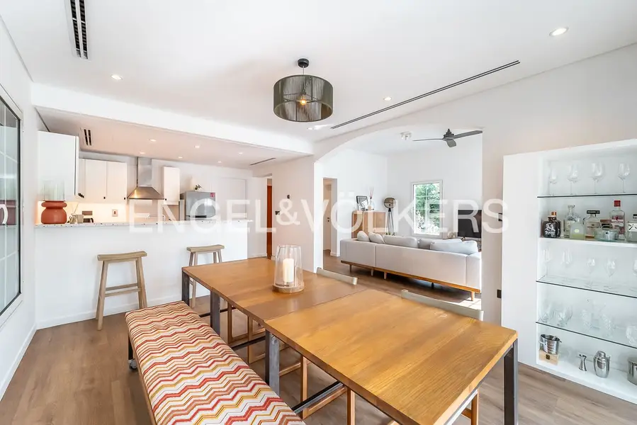 Large Plot | Private Pool | Vacant On Transfer
