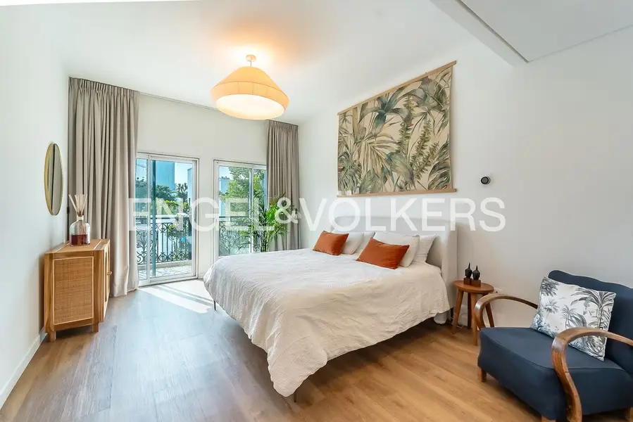 Large Plot | Private Pool | Vacant On Transfer