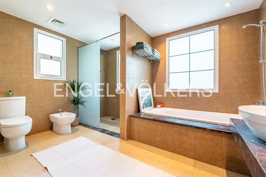 Large Plot | Private Pool | Vacant On Transfer