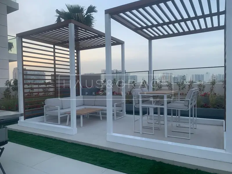 ULTRA LUXURIOUS FULLY FURNISHED SMART STUDIO