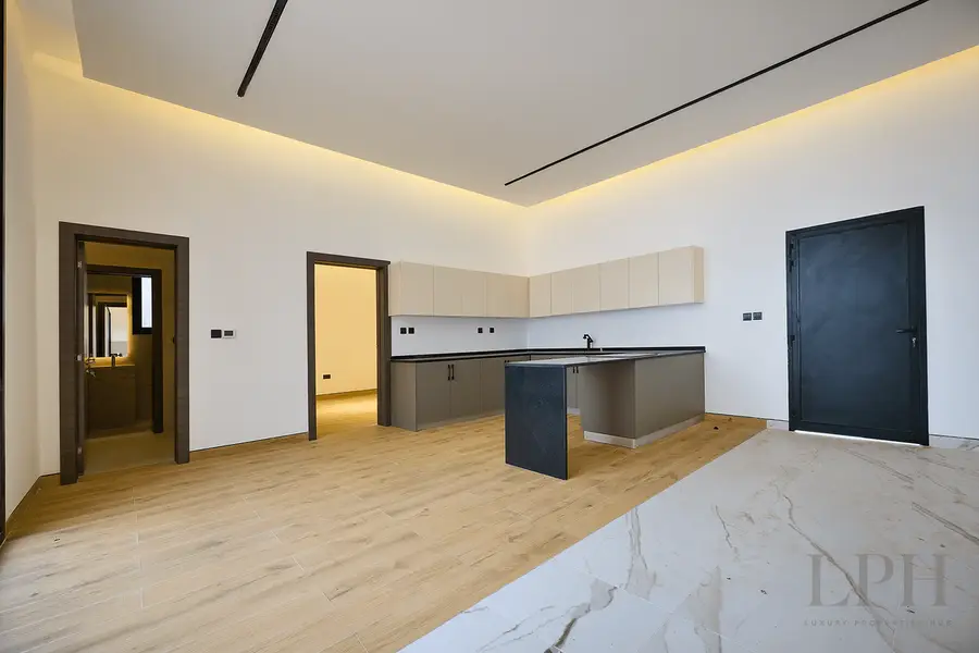 Spacious 6 Bed | Prime Location | Vacant